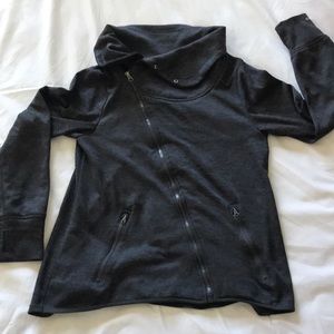 Asymmetric jacket